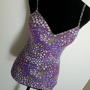 💚 5 for $25 💚 Floral tank top